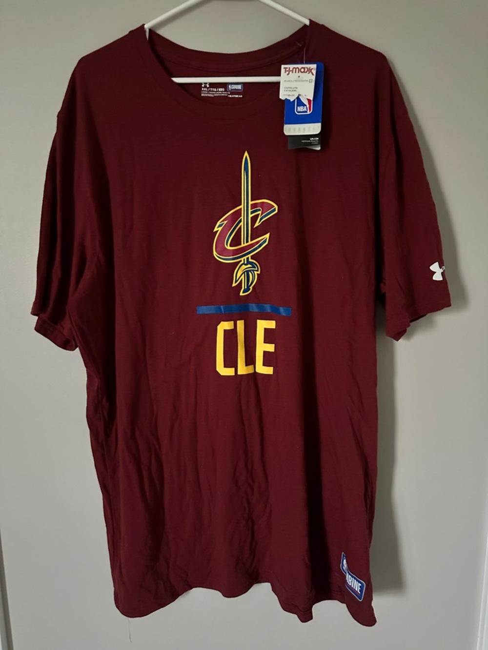 Under Armour Maroon Cleveland Cavaliers CLE Logo Short Sleeve Tee